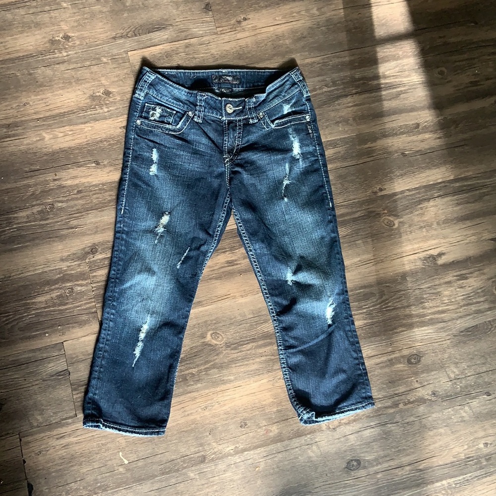 Silver Jeans Suki Flap Capri. Size: W28
